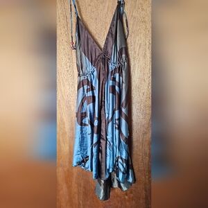 Flowy Blue and Brown Tie-Dye Chemise with V-Cut Neckline
